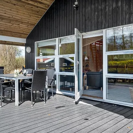 Nice Home In Rudkobing With Kitchen Casa de Férias Spodsbjerg